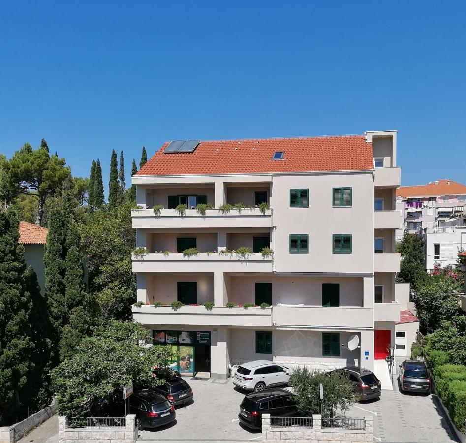 Apartments Smokva Makarska Bagian luar foto