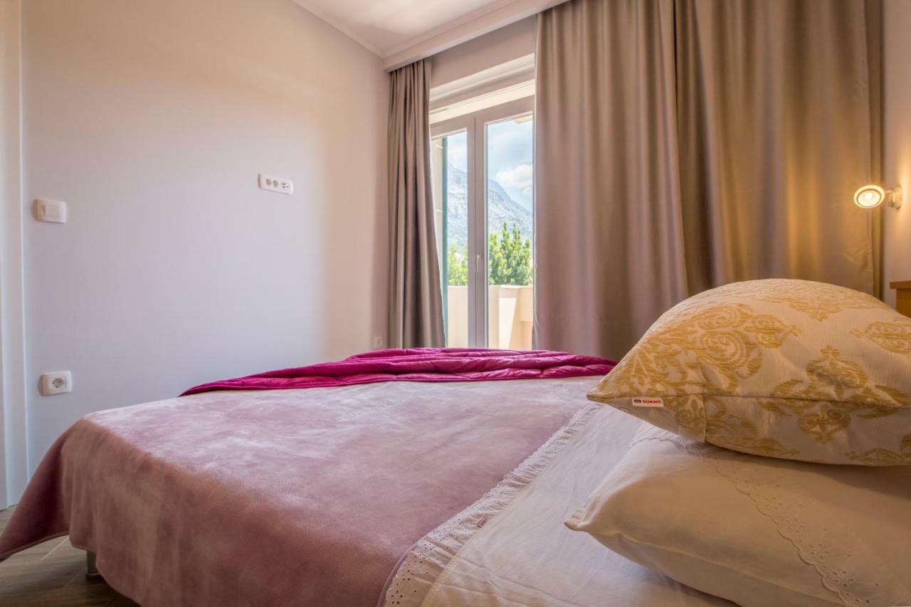 Apartments Smokva Makarska Bagian luar foto