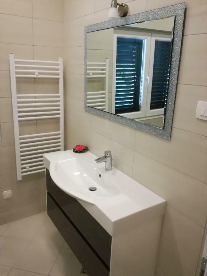 Apartments Smokva Makarska Bagian luar foto