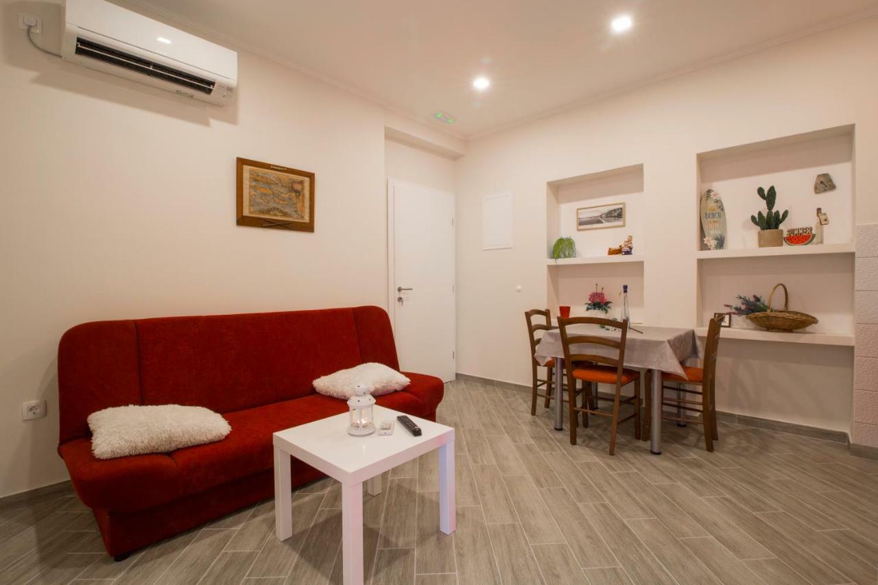 Apartments Smokva Makarska Bagian luar foto
