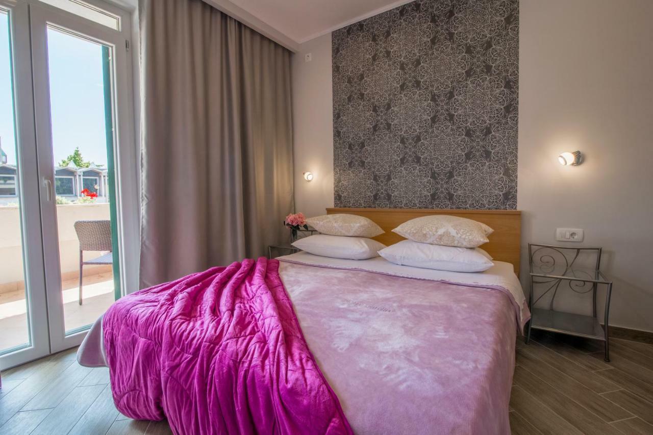 Apartments Smokva Makarska Bagian luar foto
